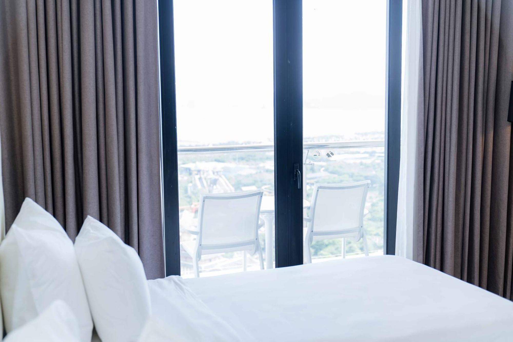 Hotel Soleil Ha Long, Trademark Collection By Wyndham Dış mekan fotoğraf