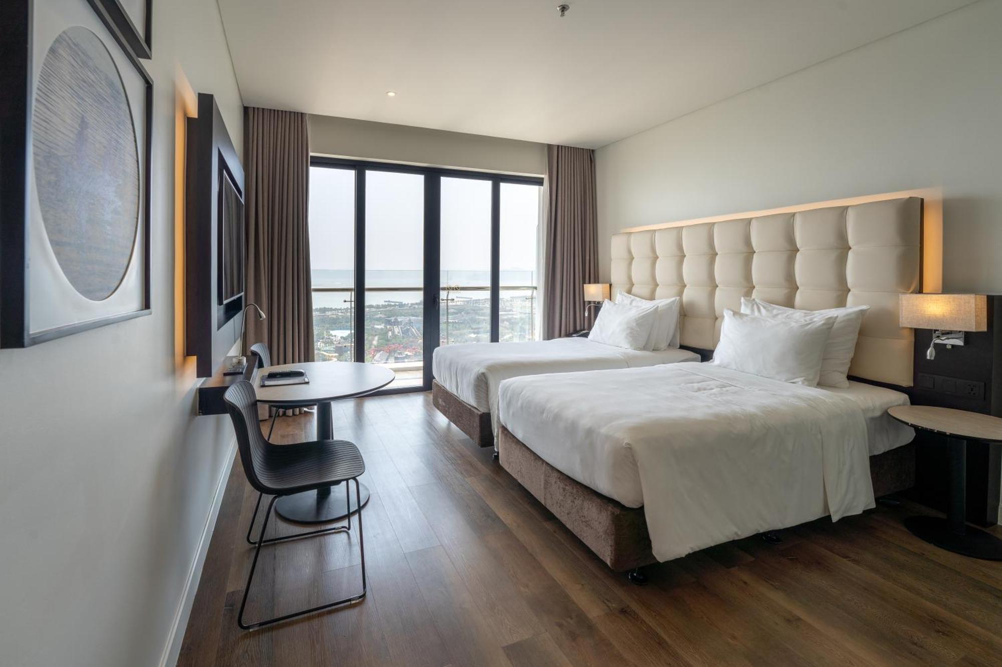 Hotel Soleil Ha Long, Trademark Collection By Wyndham Dış mekan fotoğraf
